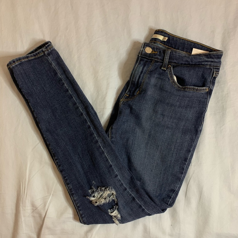 Women Levi’s 711 Skinny Jeans